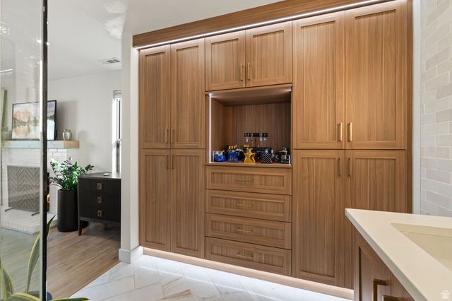 6044 S FONTAINE BLEU DR, Salt Lake City, UT 84121