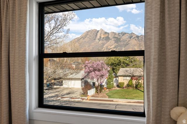 6044 S FONTAINE BLEU DR, Salt Lake City, UT 84121