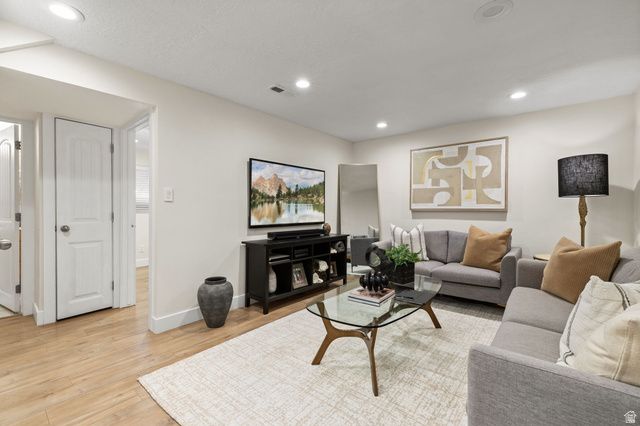 6044 S FONTAINE BLEU DR, Salt Lake City, UT 84121