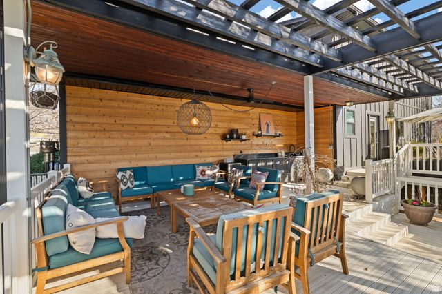 6044 S FONTAINE BLEU DR, Salt Lake City, UT 84121