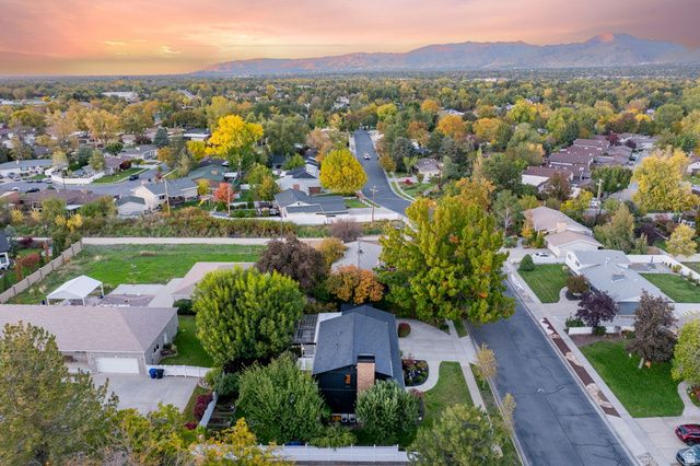 6044 S FONTAINE BLEU DR, Salt Lake City, UT 84121