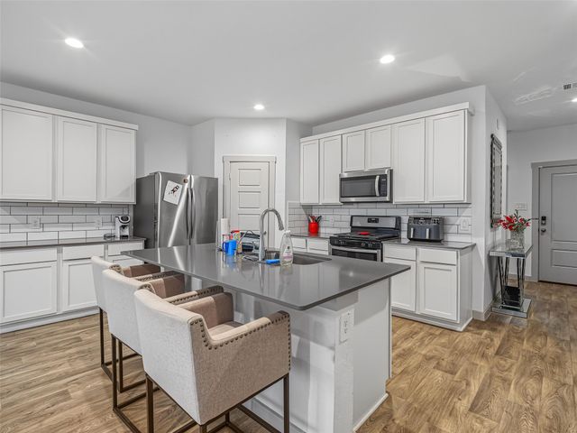 8043 Milam Lane, Rosharon, TX 77583