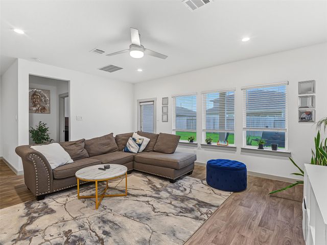8043 Milam Lane, Rosharon, TX 77583