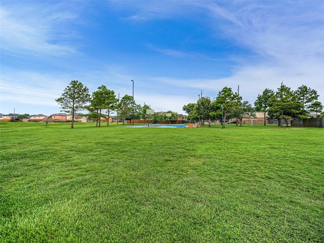 8043 Milam Lane, Rosharon, TX 77583