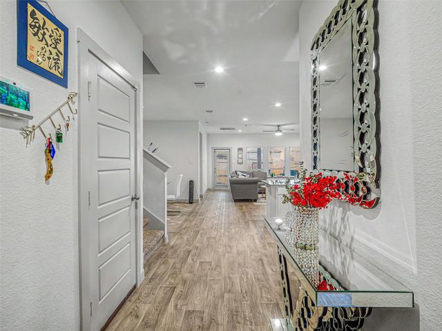 8043 Milam Lane, Rosharon, TX 77583