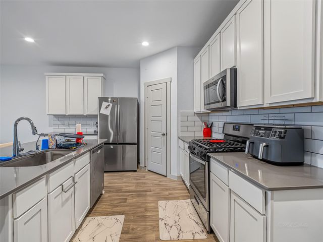 8043 Milam Lane, Rosharon, TX 77583