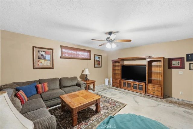 11135 Old Fashion, Riverside, CA 92503