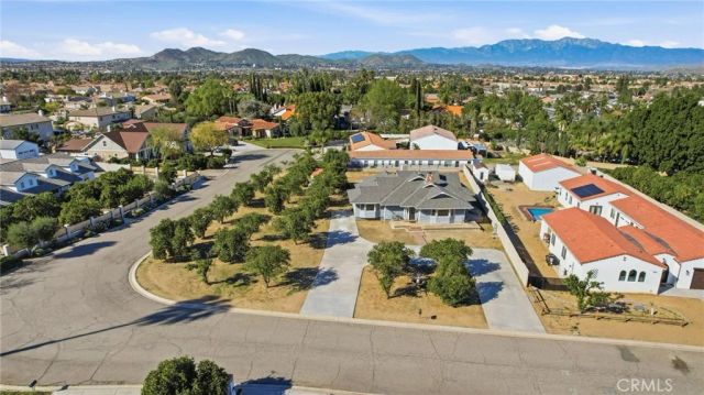 11135 Old Fashion, Riverside, CA 92503