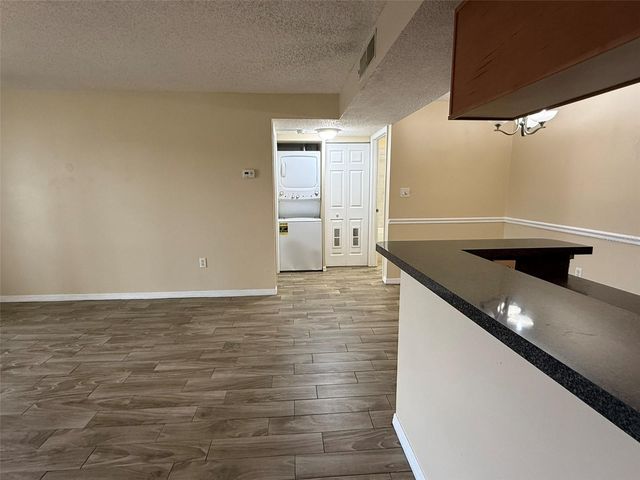 221 LAKE BROOK CIRCLE 203, Brandon, FL 33511