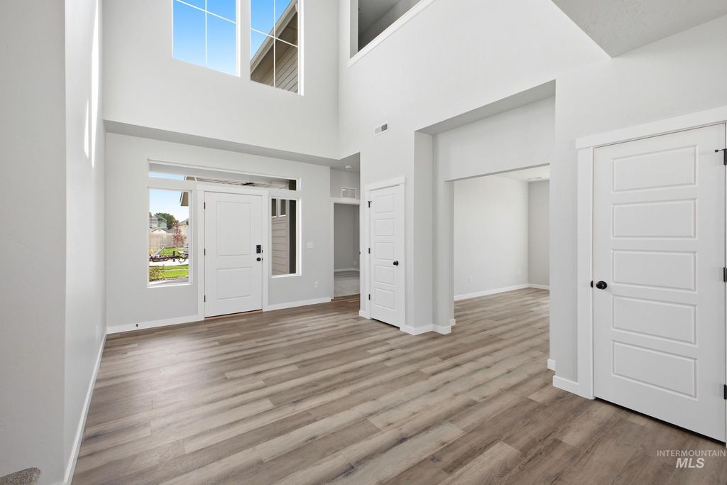 5282 E Open Canyon Dr, Nampa, ID 83687 photo 2