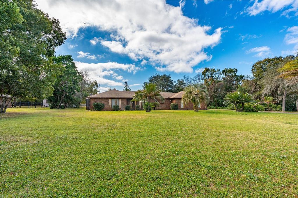 Image 2 of property listing at 810 HENSEL HILL ROAD W, Port Orange, FL 32127