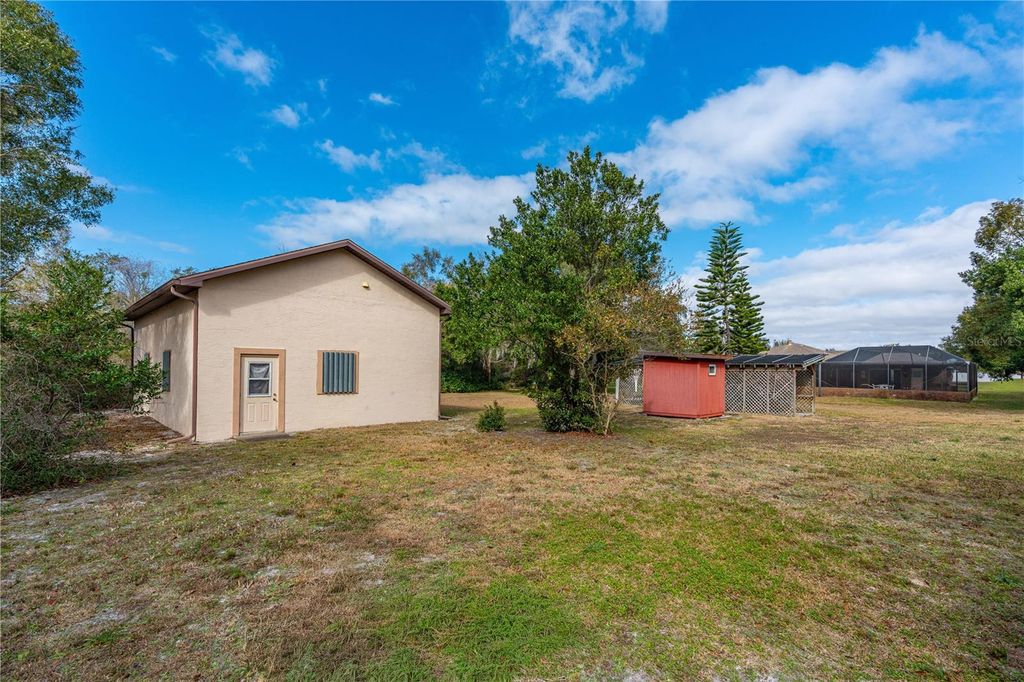 Image 12 of property listing at 810 HENSEL HILL ROAD W, Port Orange, FL 32127