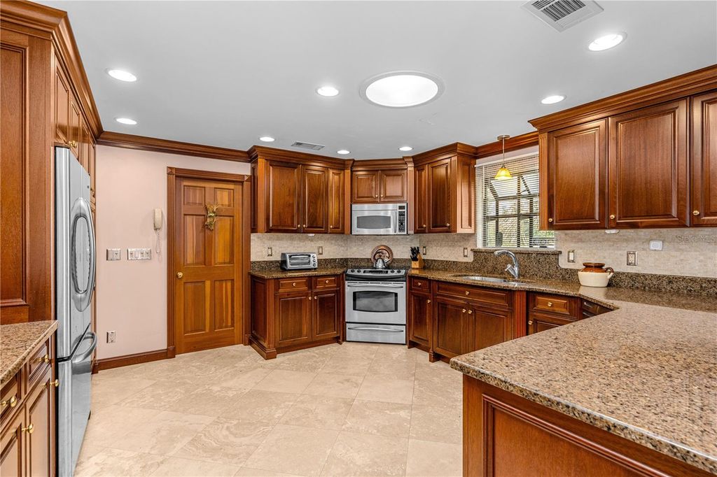 Image 27 of property listing at 810 HENSEL HILL ROAD W, Port Orange, FL 32127