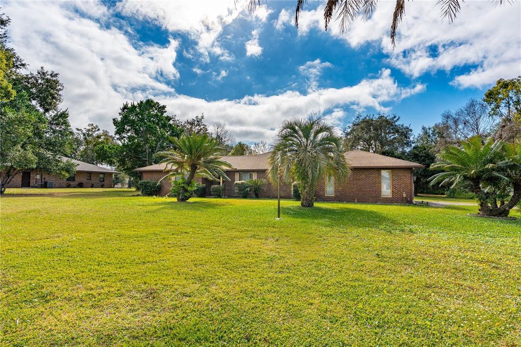 Image 4 of property listing at 810 HENSEL HILL ROAD W, Port Orange, FL 32127