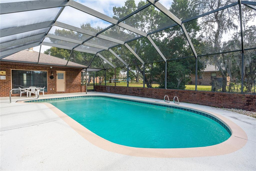 Image 9 of property listing at 810 HENSEL HILL ROAD W, Port Orange, FL 32127