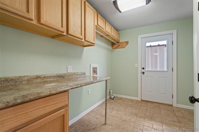 1411 Newport Road, Lone Grove, OK 73443