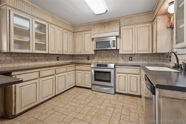 1411 Newport Road, Lone Grove, OK 73443