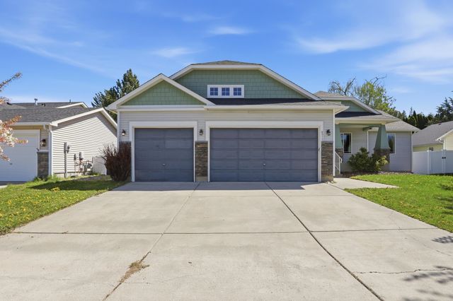 8913 E Vista Park Dr, Spokane, WA 99217