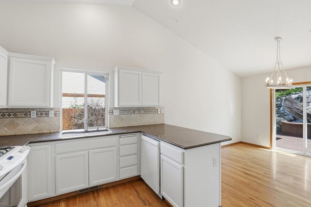 8913 E Vista Park Dr, Spokane, WA 99217