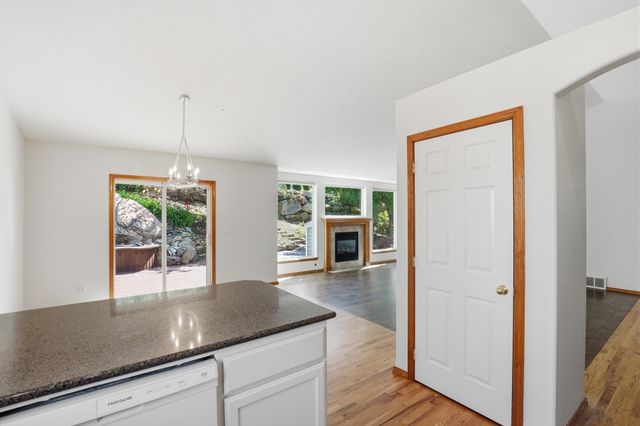 8913 E Vista Park Dr, Spokane, WA 99217