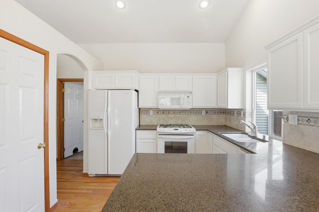 8913 E Vista Park Dr, Spokane, WA 99217