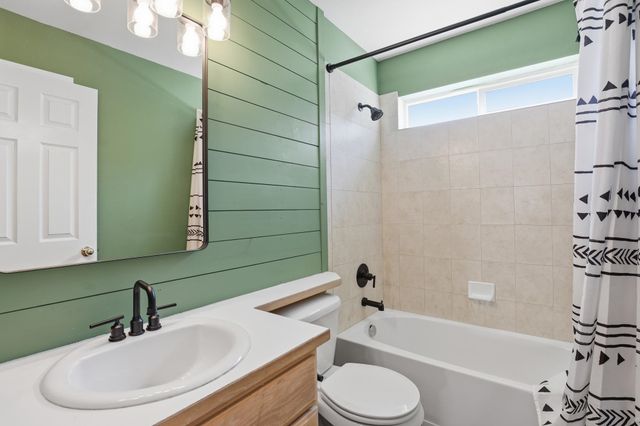8913 E Vista Park Dr, Spokane, WA 99217