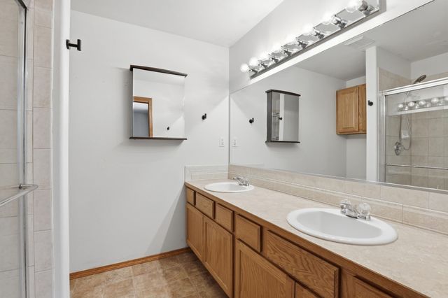 8913 E Vista Park Dr, Spokane, WA 99217
