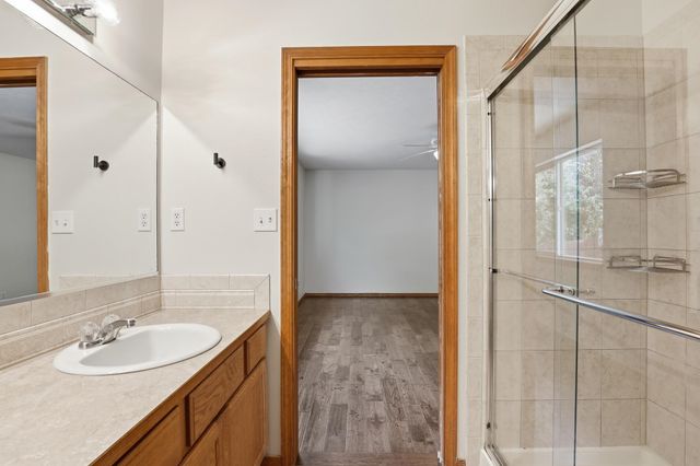 8913 E Vista Park Dr, Spokane, WA 99217