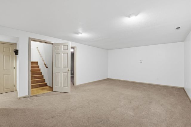 8913 E Vista Park Dr, Spokane, WA 99217