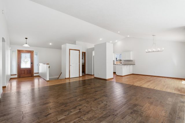 8913 E Vista Park Dr, Spokane, WA 99217