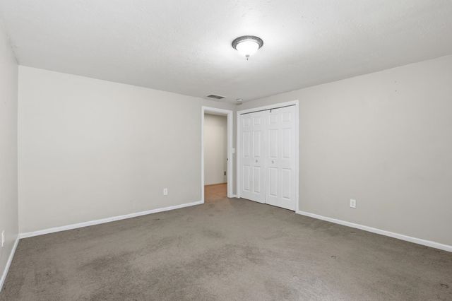8913 E Vista Park Dr, Spokane, WA 99217