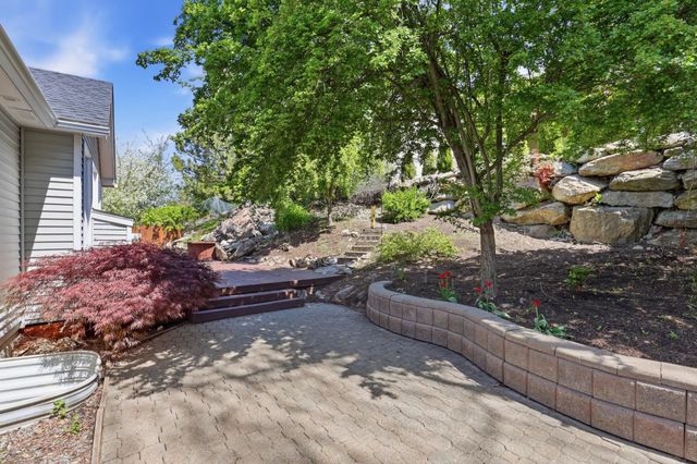 8913 E Vista Park Dr, Spokane, WA 99217