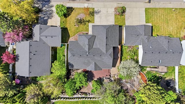 8913 E Vista Park Dr, Spokane, WA 99217