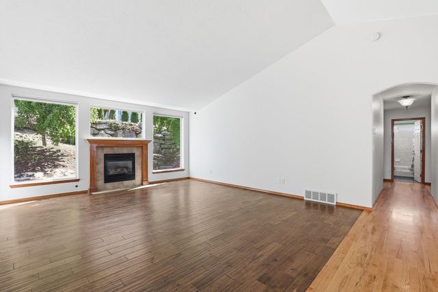 8913 E Vista Park Dr, Spokane, WA 99217