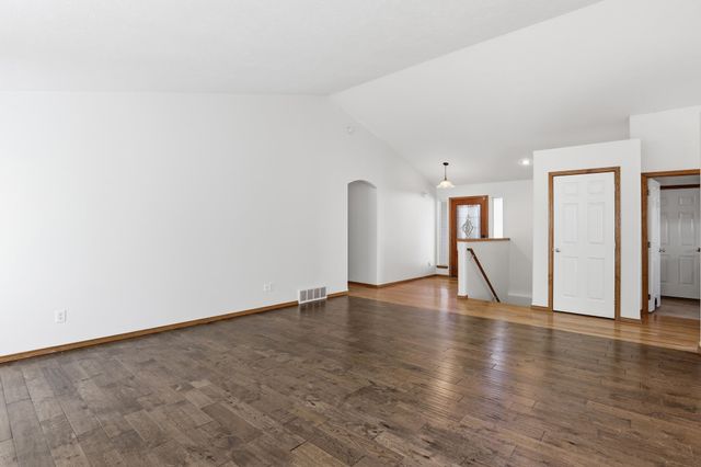 8913 E Vista Park Dr, Spokane, WA 99217