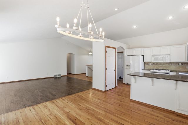 8913 E Vista Park Dr, Spokane, WA 99217