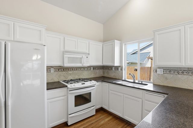 8913 E Vista Park Dr, Spokane, WA 99217