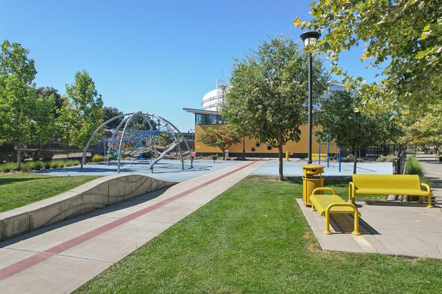 839 Graphite Ln, West Sacramento, CA 95691