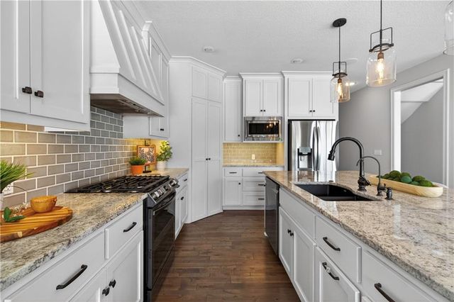 15063 Canton Road, Gardner, KS 66030