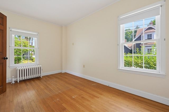 98 Pleasant St, Franklin, MA 02038