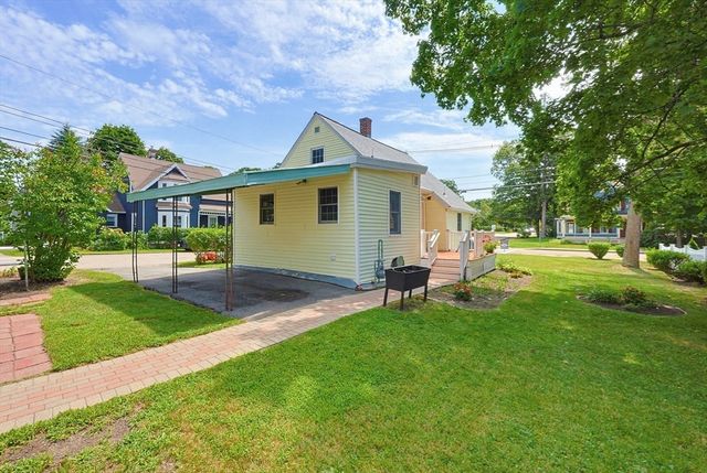 98 Pleasant St, Franklin, MA 02038