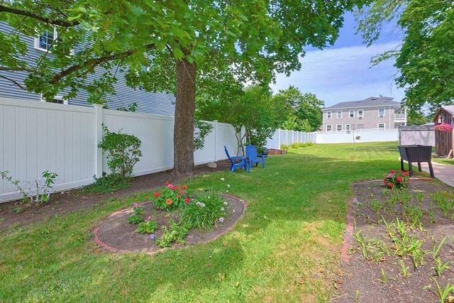 98 Pleasant St, Franklin, MA 02038