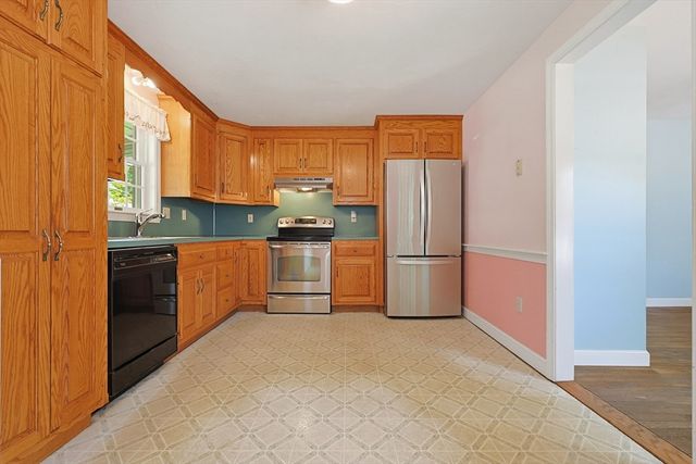 98 Pleasant St, Franklin, MA 02038