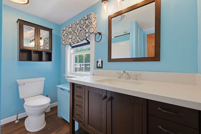 98 Pleasant St, Franklin, MA 02038