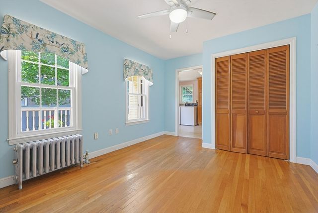 98 Pleasant St, Franklin, MA 02038