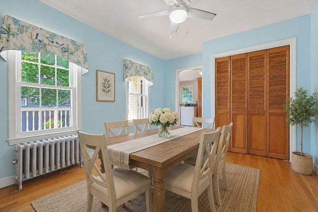 98 Pleasant St, Franklin, MA 02038