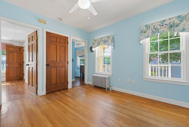 98 Pleasant St, Franklin, MA 02038