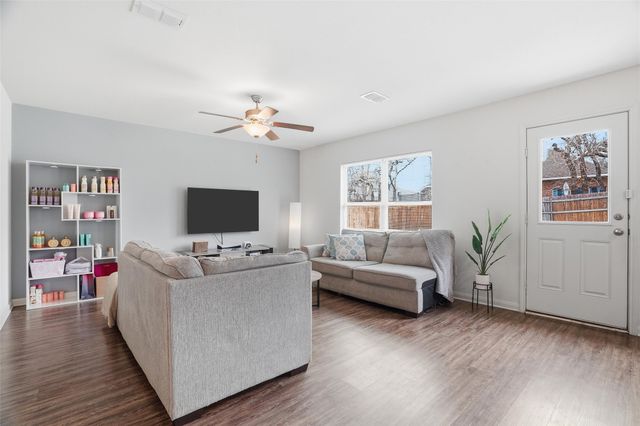 1305 Eagle Lake Drive, Azle, TX 76020