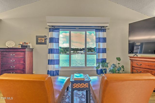 2772 Devault Bridge Road, Piney Flats, TN 37686