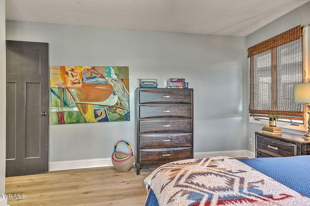 2772 Devault Bridge Road, Piney Flats, TN 37686